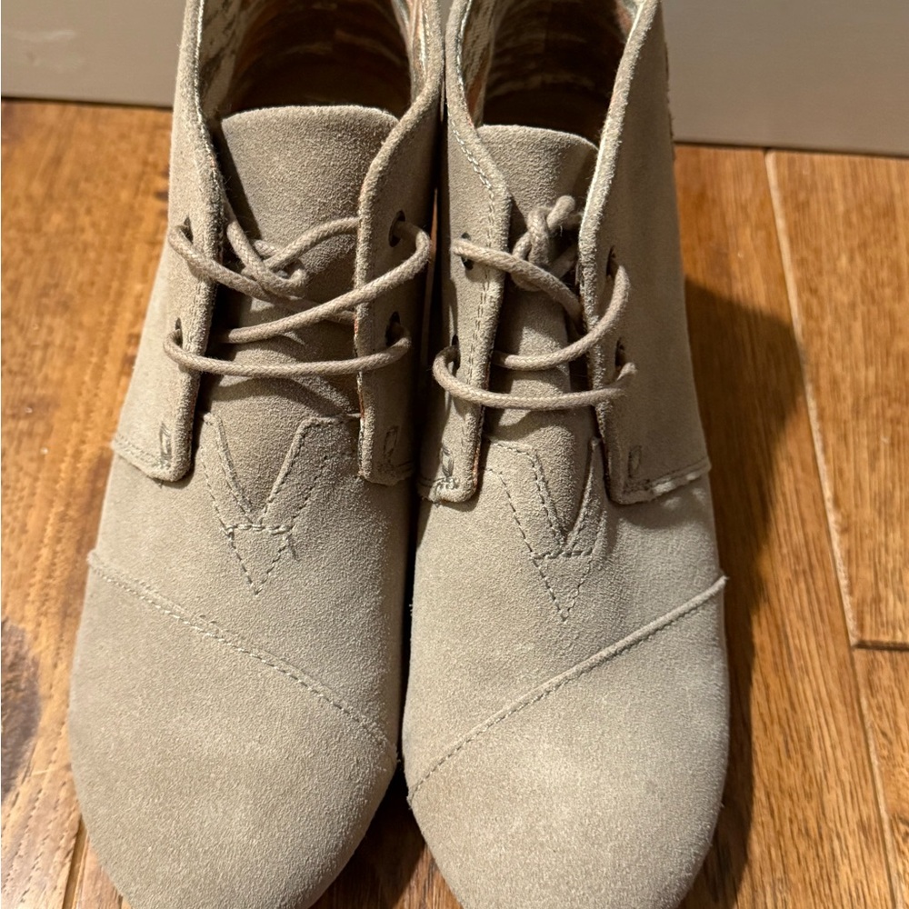 Toms Women's Suede Ankle Boots - Taupe